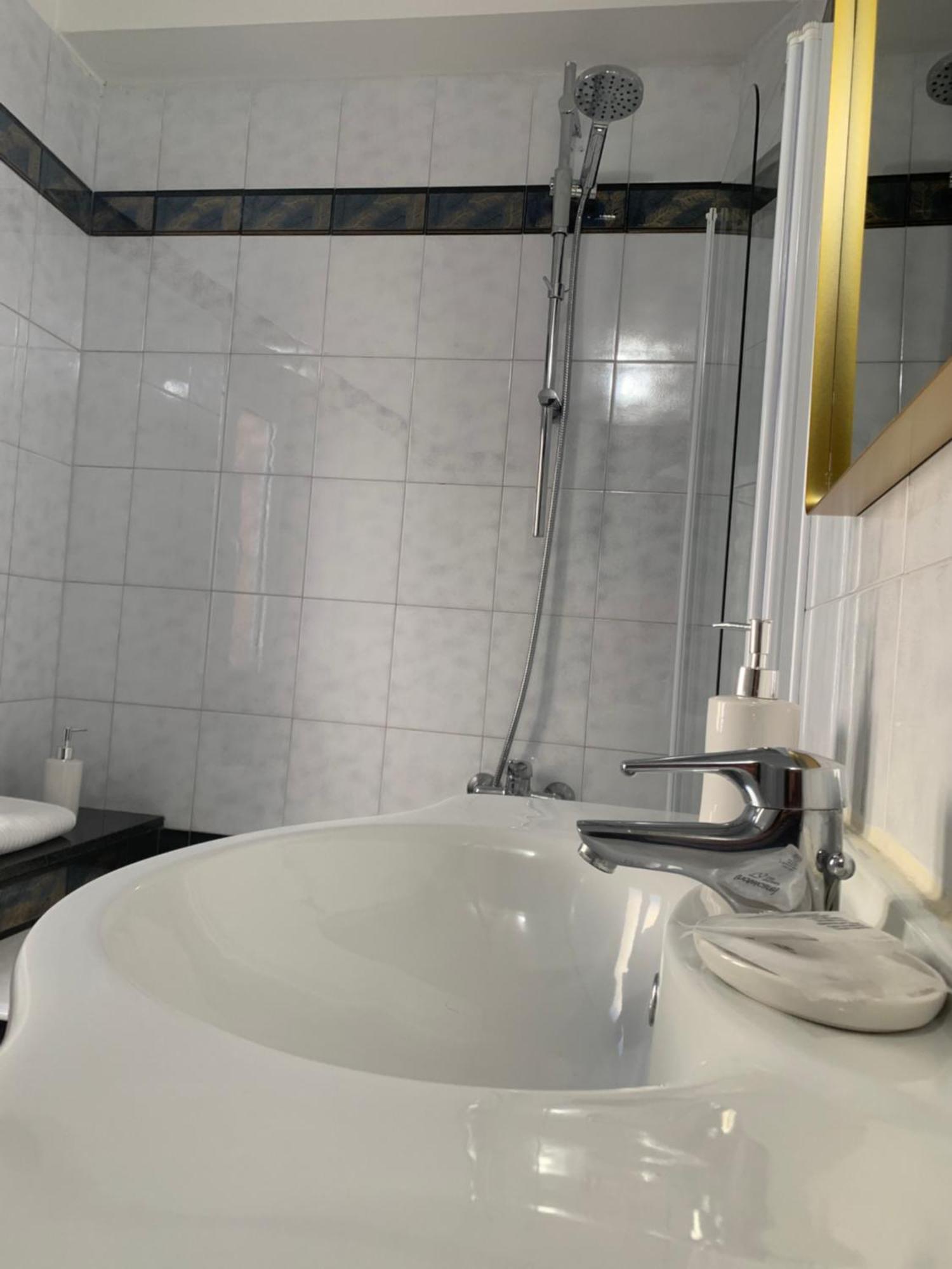 The First Colombo Brignole XX Settembre Apartment เจนัว ภายนอก รูปภาพ